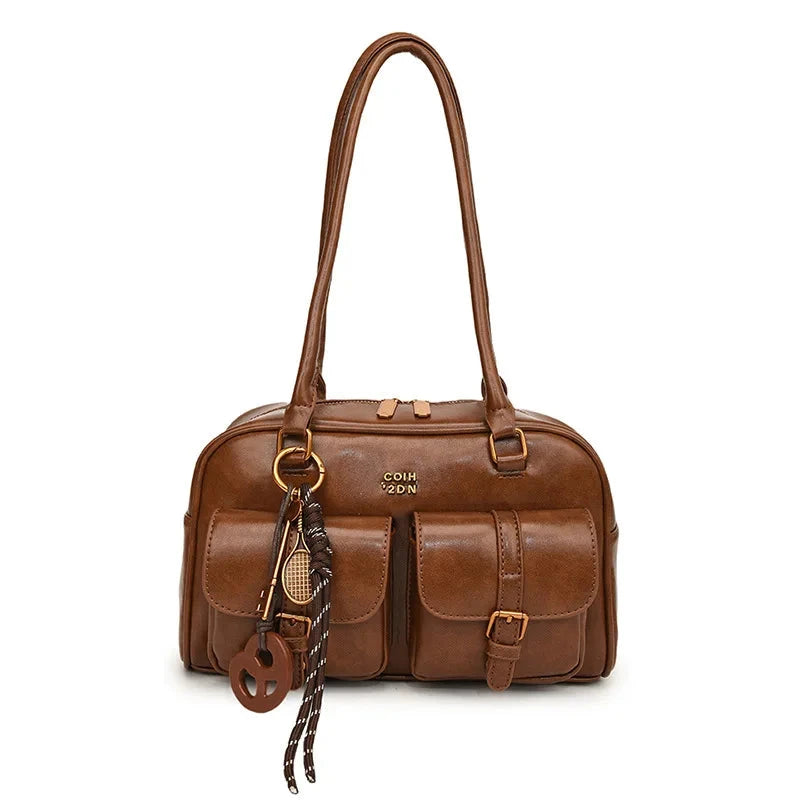 Amélie – Elegant Shoulder Bag Amélie – Elegant Shoulder Bag Brown with Pendant
