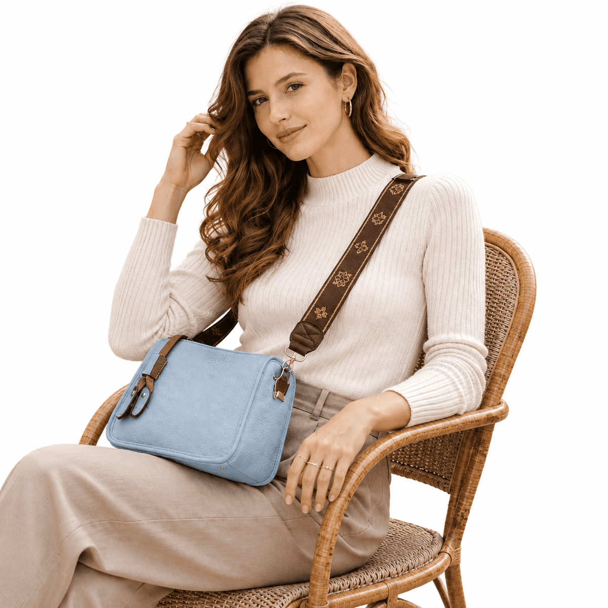 Classic Women’s Leather Bag with an Elegant Design – Aurélisse Classic Women’s Leather Bag with an Elegant Design – Aurélisse