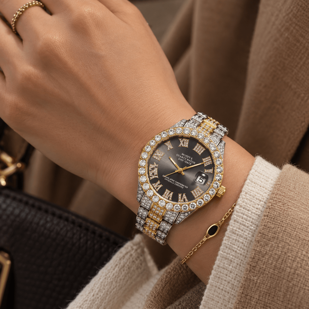 Elegant Unisex Watch with Luxurious Design & Studded Bracelet | Maison Lumière Elegant Unisex Watch with Luxurious Design & Studded Bracelet | Maison Lumière