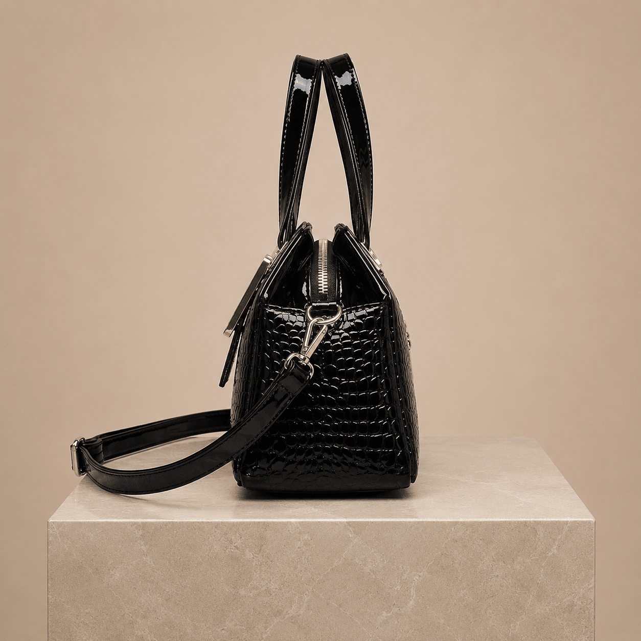 Elegant Women's Leather Handbag with Crocodile Texture – Carézia Elegant Women's Leather Handbag with Crocodile Texture – Carézia Mavietto
