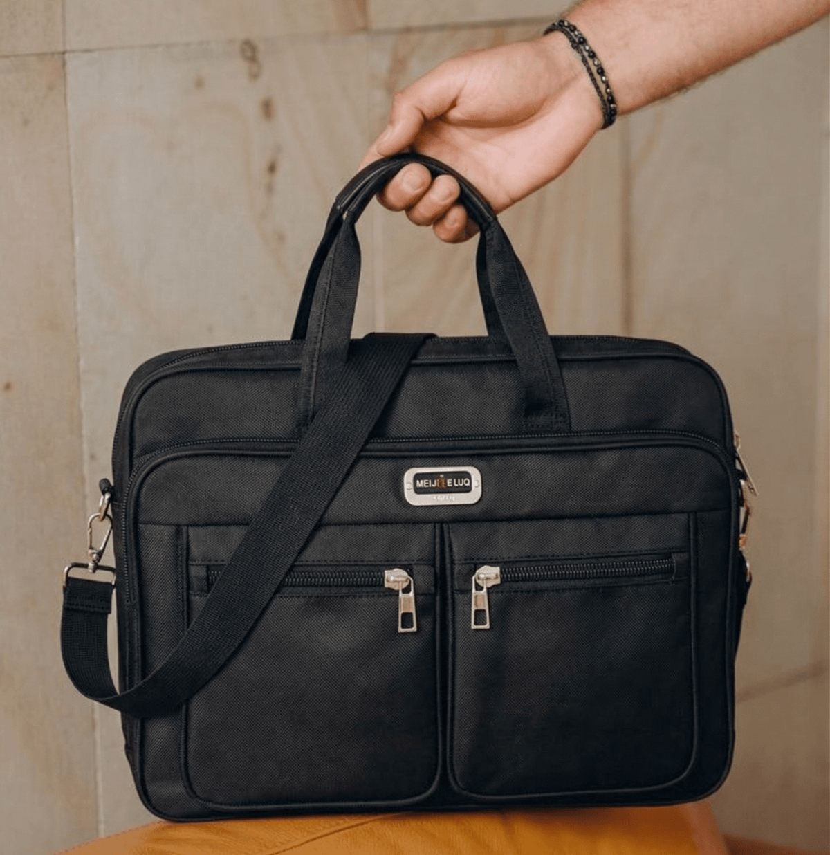 Executive Bag with Multiple Compartments – Henri Valence Executive Bag with Multiple Compartments – Henri Valence