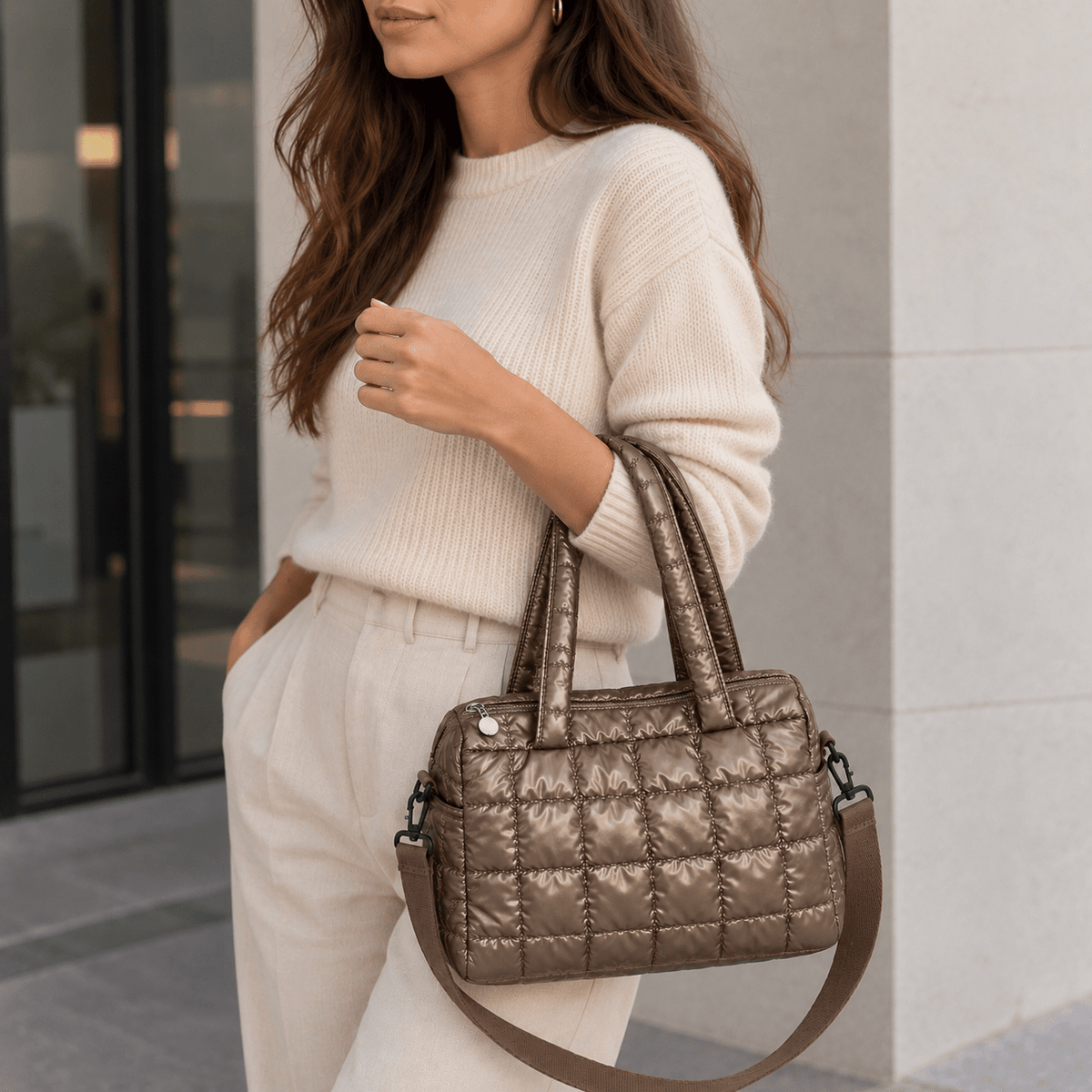 Large-Capacity Quilted Women's Bag with Versatile Design – LEONTINE Large-Capacity Quilted Women's Bag with Versatile Design – LEONTINE