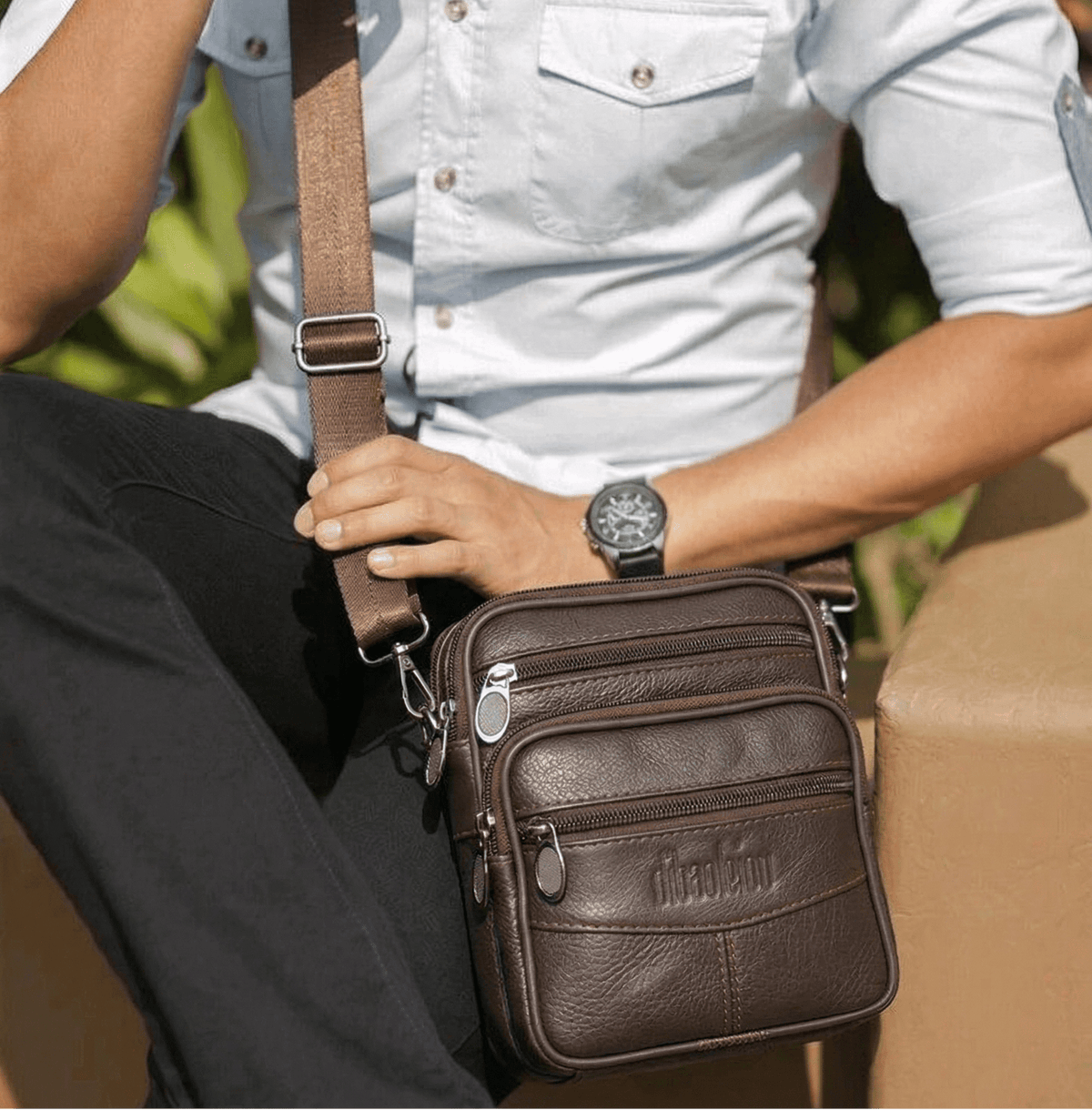Spacious, Elegant & Multi-Compartment Executive Leather Bag – Berline Léon Spacious, Elegant & Multi-Compartment Executive Leather Bag – Berline Léon
