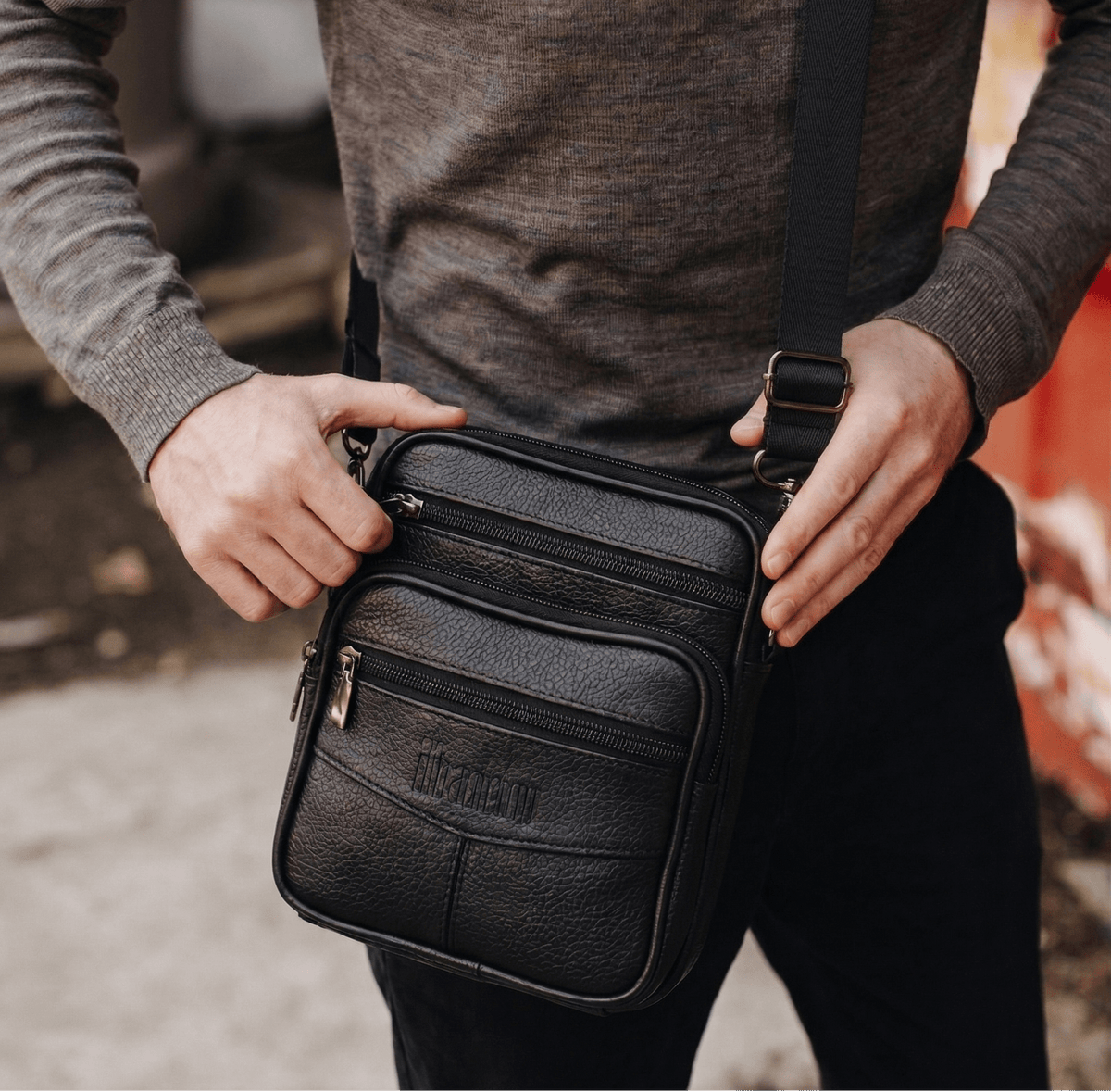 Spacious, Elegant & Multi-Compartment Executive Leather Bag – Berline Léon Spacious, Elegant & Multi-Compartment Executive Leather Bag – Berline Léon