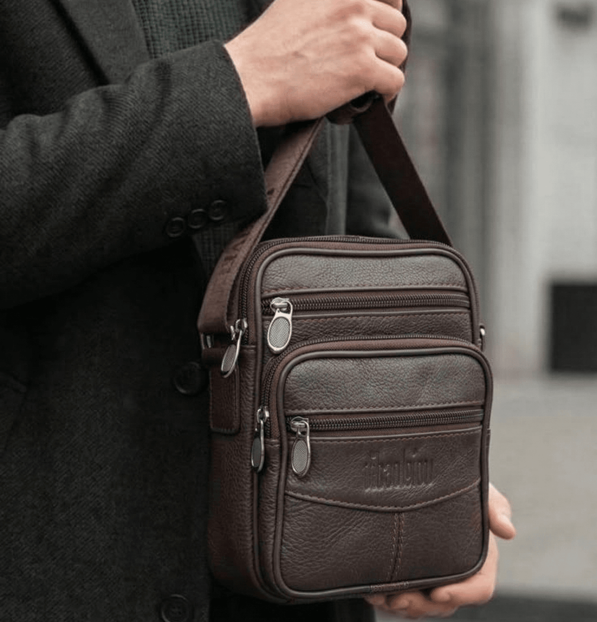 Spacious, Elegant & Multi-Compartment Executive Leather Bag – Berline Léon Spacious, Elegant & Multi-Compartment Executive Leather Bag – Berline Léon