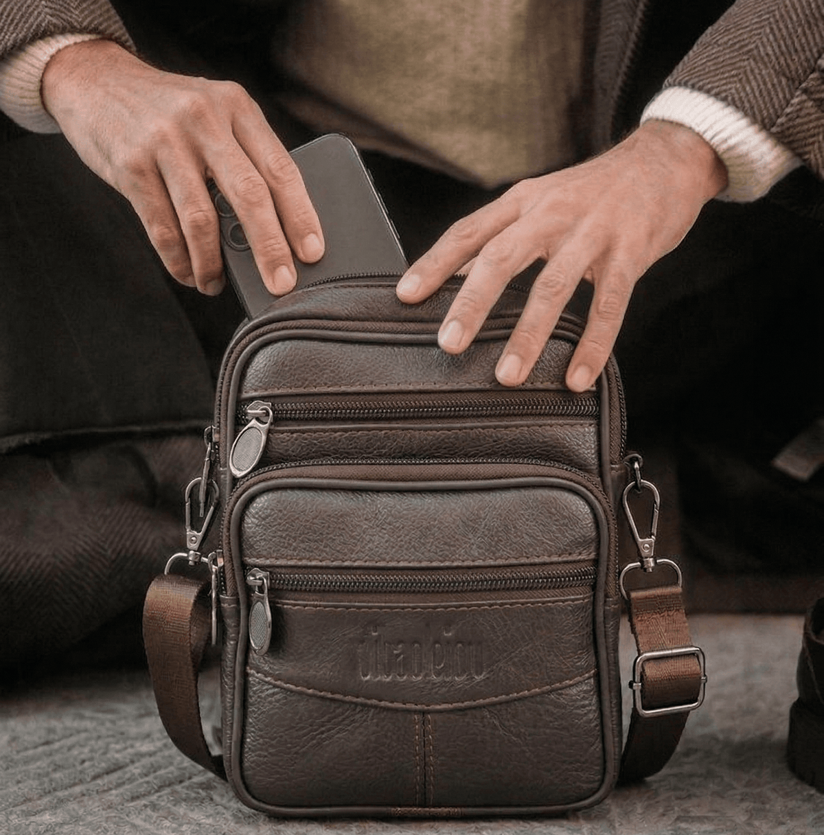 Spacious, Elegant & Multi-Compartment Executive Leather Bag – Berline Léon Spacious, Elegant & Multi-Compartment Executive Leather Bag – Berline Léon