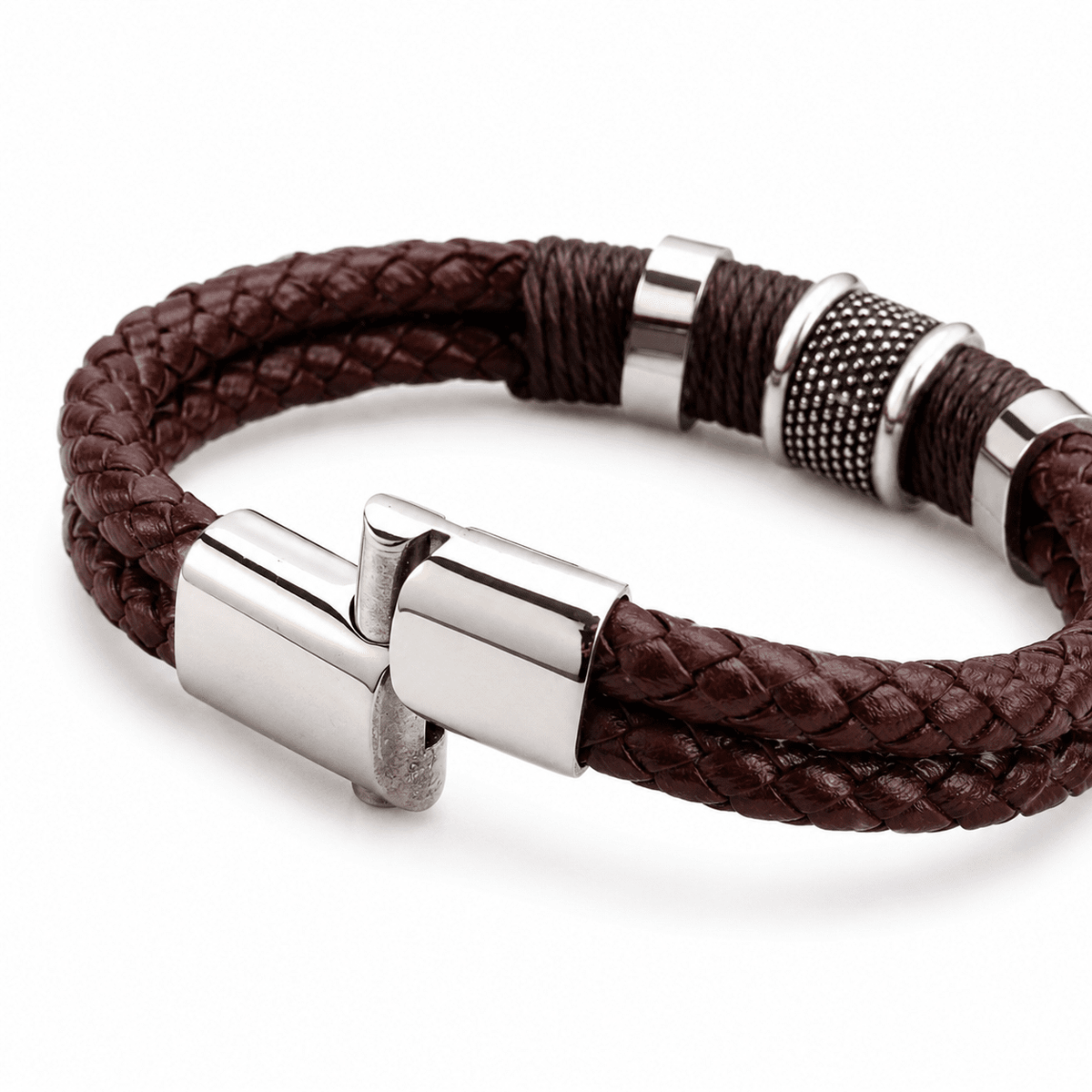 Versatile Leather Men’s Bracelet with Executive Design | ZAVRELL Versatile Leather Men’s Bracelet with Executive Design | ZAVRELL