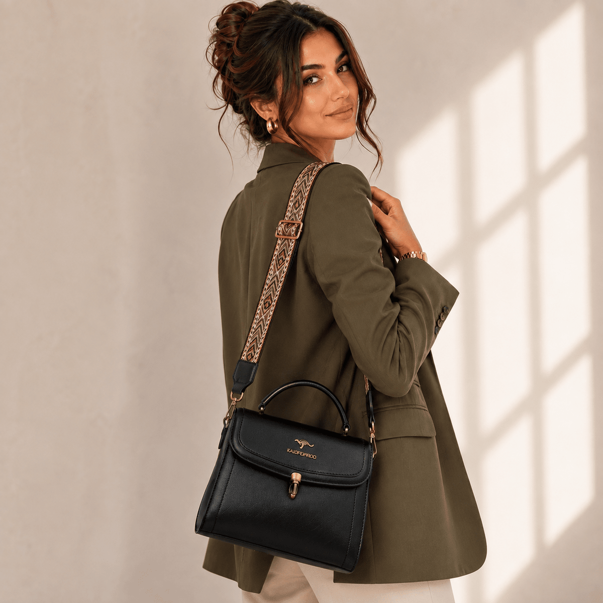 Women's Leather Crossbody Bag with Elegant Design – Karvessa Women's Leather Crossbody Bag with Elegant Design – Karvessa