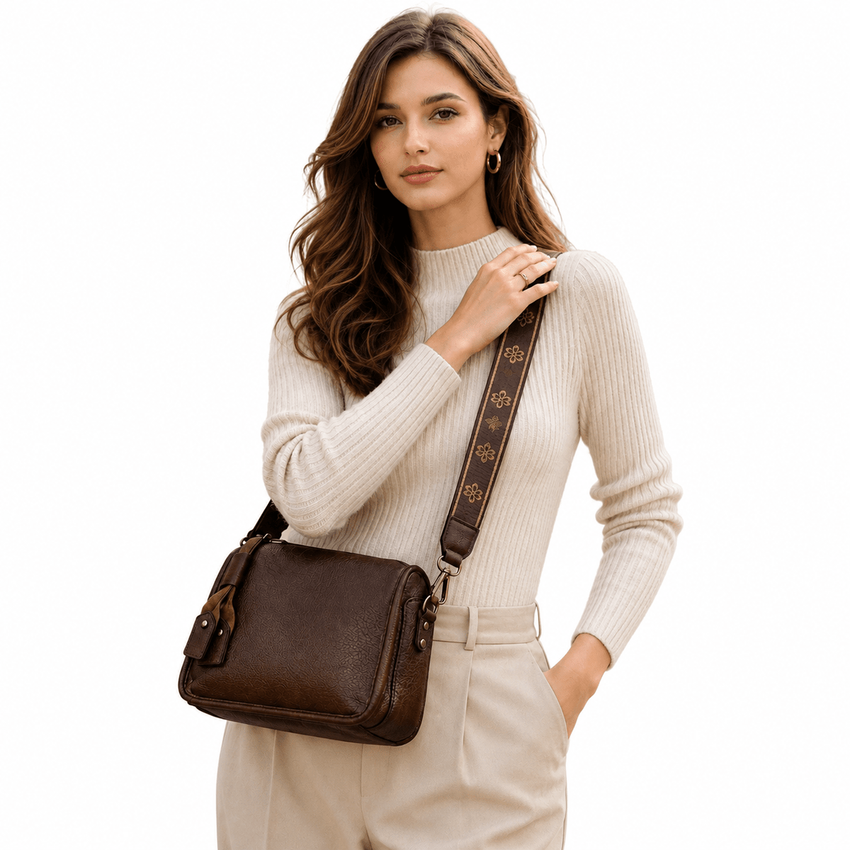 Classic Women’s Leather Bag with an Elegant Design – Aurélisse Classic Women’s Leather Bag with an Elegant Design – Aurélisse 