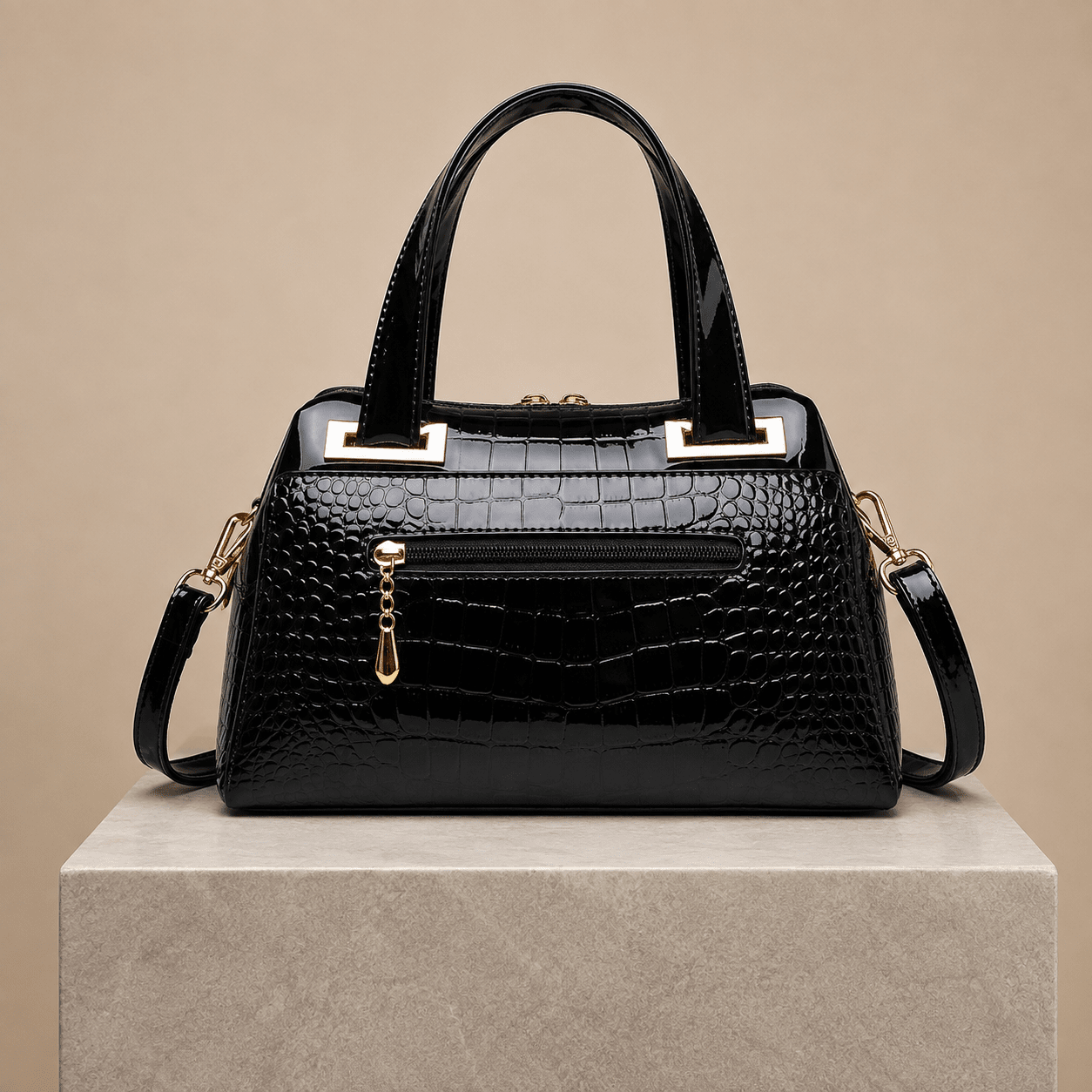 Elegant Women's Leather Handbag with Crocodile Texture – Carézia Elegant Women's Leather Handbag with Crocodile Texture – Carézia Mavietto 