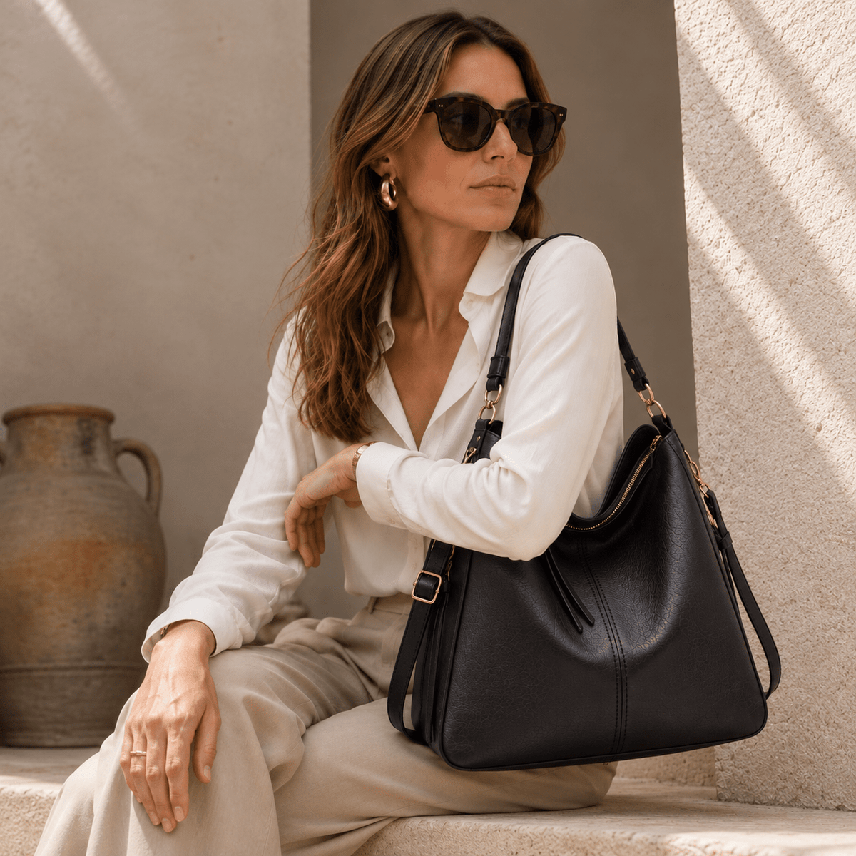 Luxury Women’s Leather Handbag – Elegant, Versatile & Spacious | Léa Margot Luxury Women’s Leather Handbag – Elegant, Versatile & Spacious | Léa Margot 