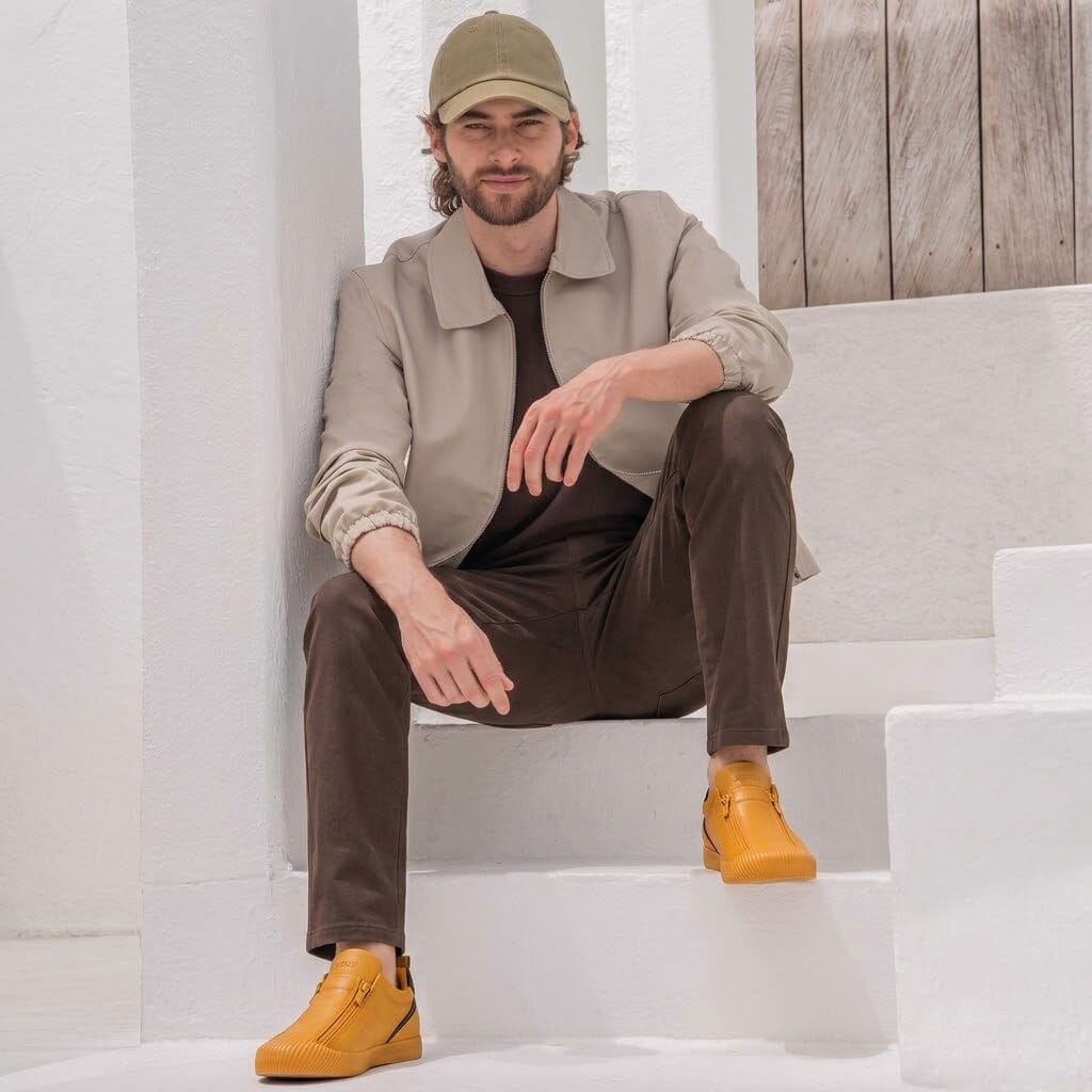 Men's Leather Sneakers with Modern and Versatile Design - Cormanio Men's Leather Sneakers with Modern and Versatile Design - Cormanio 