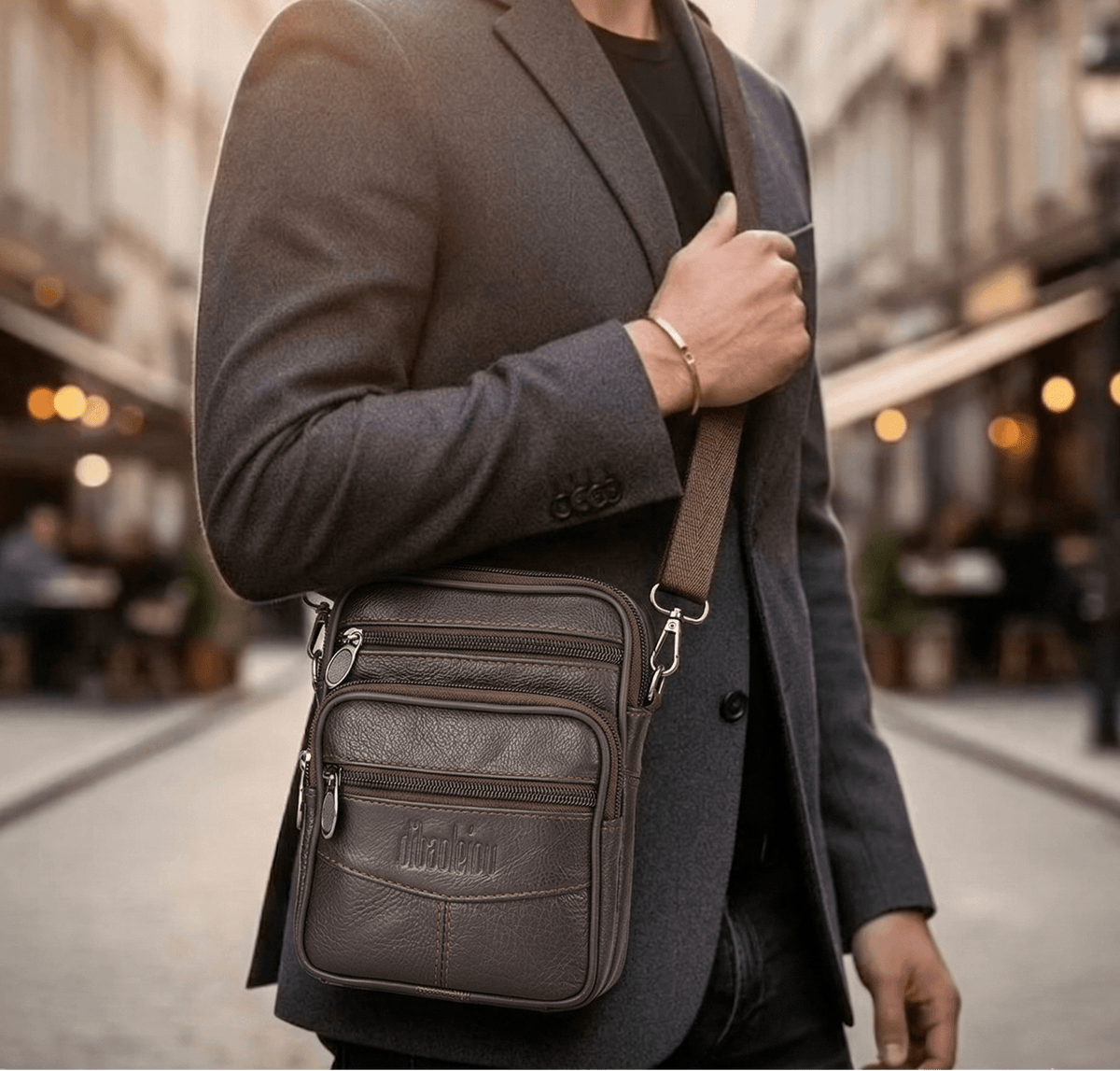 Spacious, Elegant & Multi-Compartment Executive Leather Bag – Berline Léon Spacious, Elegant & Multi-Compartment Executive Leather Bag – Berline Léon 