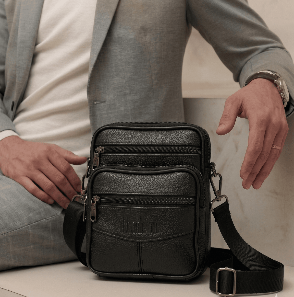 Spacious, Elegant & Multi-Compartment Executive Leather Bag – Berline Léon Spacious, Elegant & Multi-Compartment Executive Leather Bag – Berline Léon 