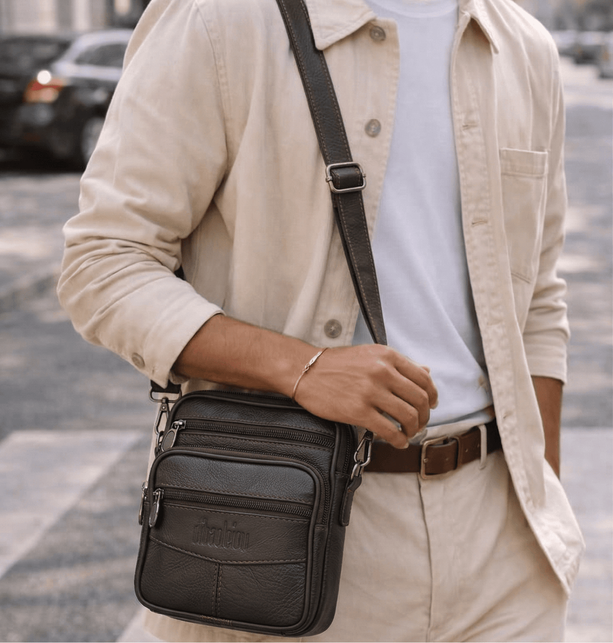 Spacious, Elegant & Multi-Compartment Executive Leather Bag – Berline Léon Spacious, Elegant & Multi-Compartment Executive Leather Bag – Berline Léon 