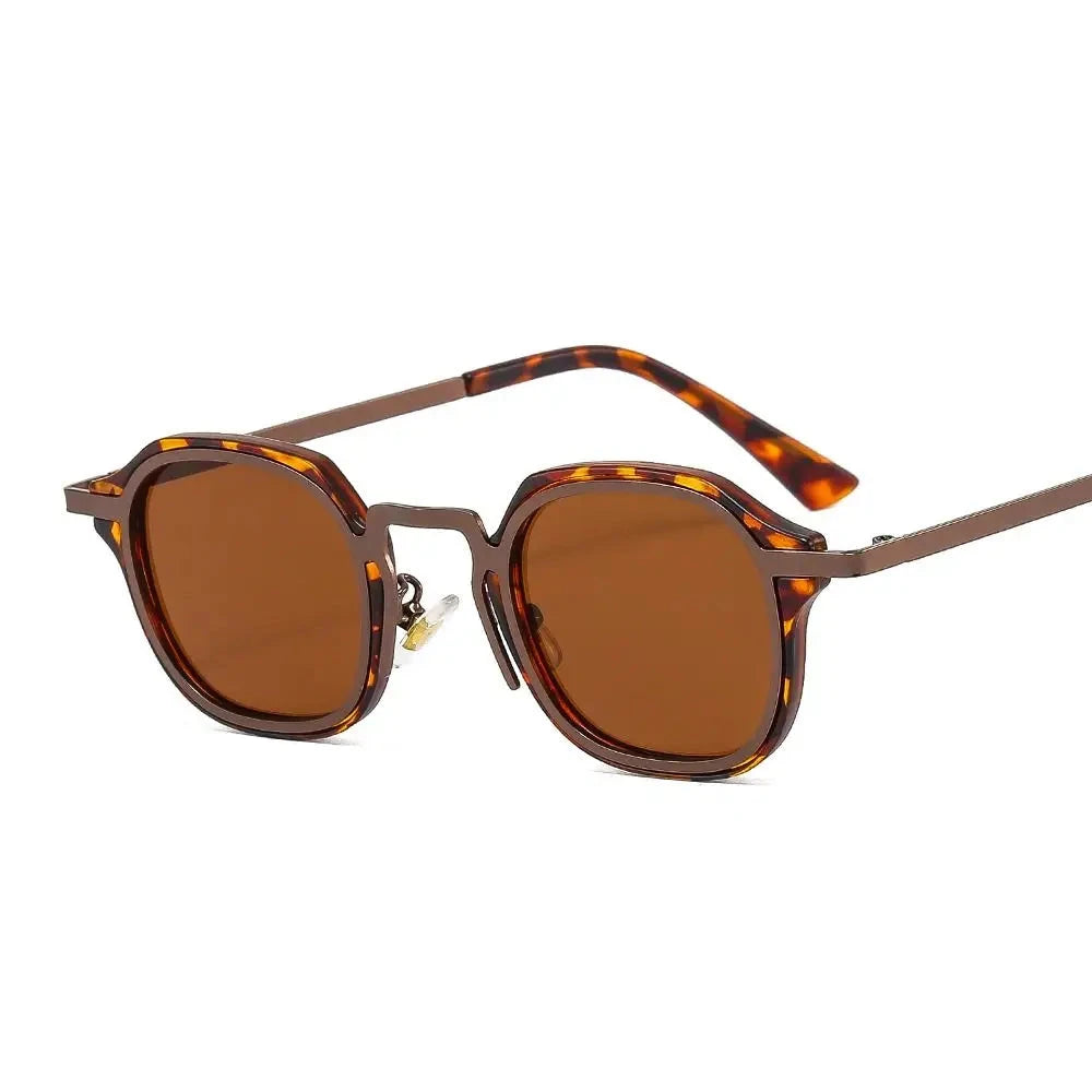Unisex Vintage-Style Sunglasses with UV400 Protection – MONOLITH Unisex Vintage-Style Sunglasses with UV400 Protection – MONOLITH 
