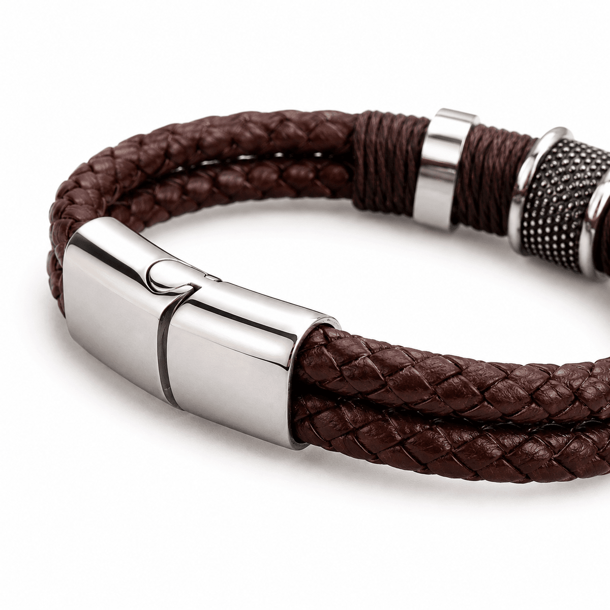 Versatile Leather Men’s Bracelet with Executive Design | ZAVRELL Versatile Leather Men’s Bracelet with Executive Design | ZAVRELL 