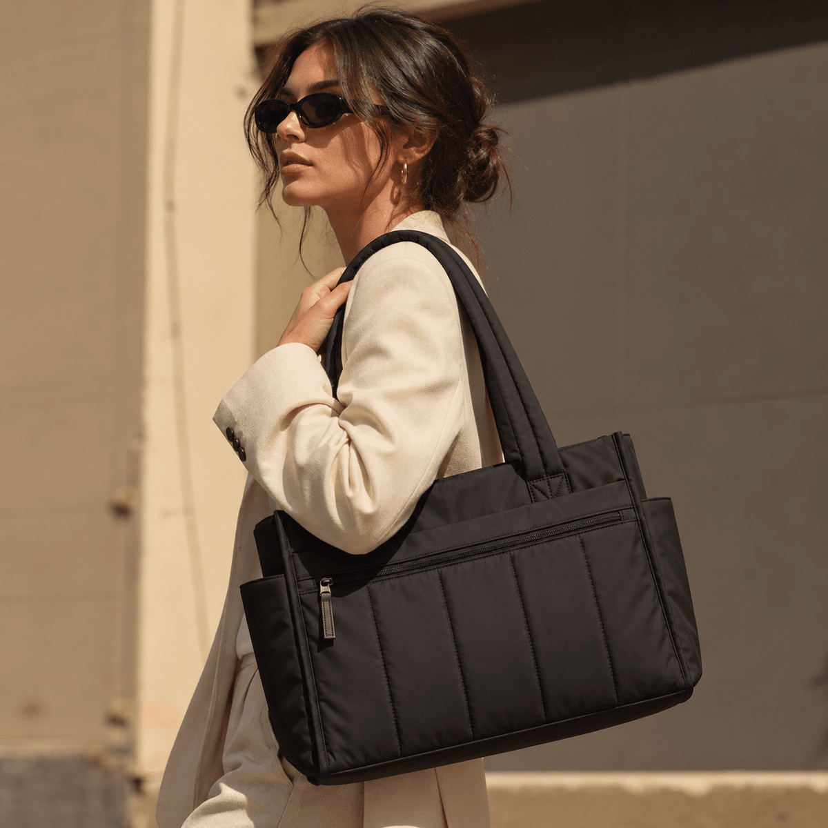 Women's 30L Padded Tote Bag with Large Capacity and Multifunctional Side Compartment – ELLISON Women's 30L Padded Tote Bag with Large Capacity and Multifunctional Side Compartment – ELLISON 